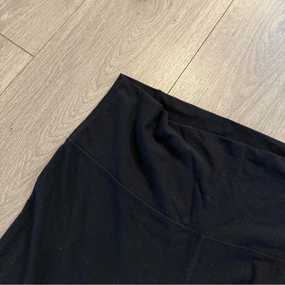 Lululemon Align High Rise (25’) Size 10 Black Ribbed Leggings - Picture 2 of 7